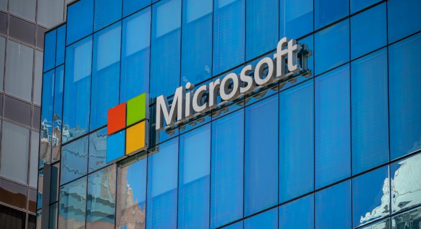 Tízezer évig tudja tárolni az adatokat a Microsoft új üveglapja