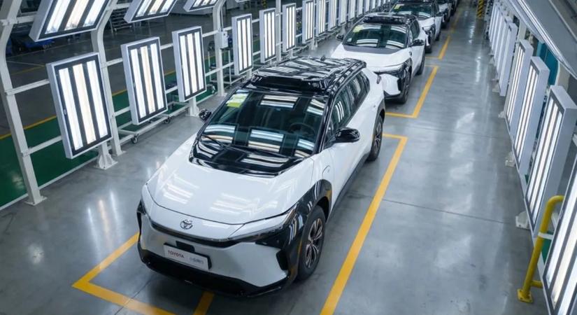 Ezt mi sem ússzuk meg! – Kínában már sorozatban készülnek a robottaxik