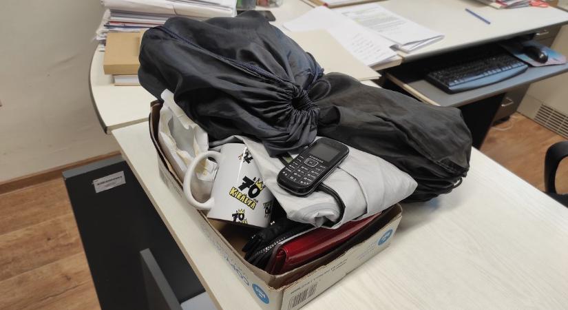 Valaki nem hagyott el egy 50 kilós zsákot a vonaton? A talált tárgyak között megtalálja!