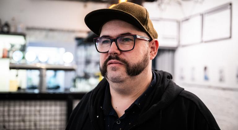 Megőrült volna, ha hallgat, ezért rajzolta borznak Orbán Viktort