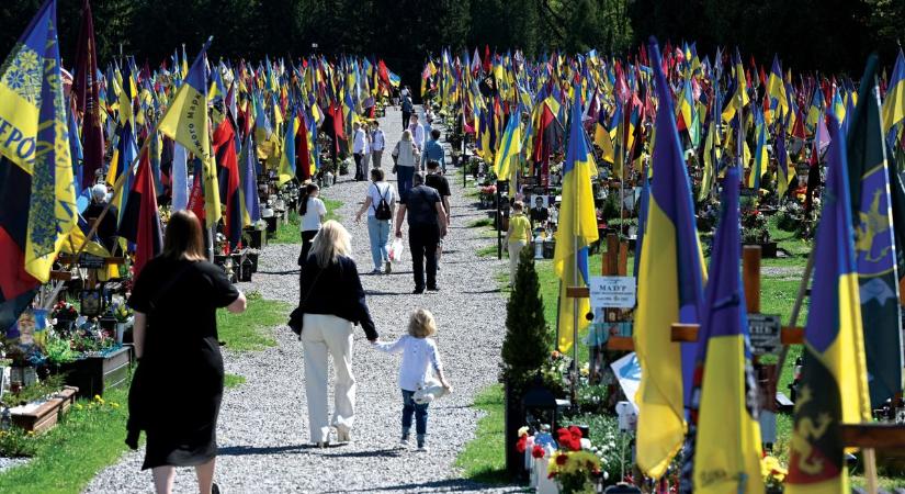 Új szintre kapcsoltak a sorozások Ukrajnában – Kárpátalja elvérzik