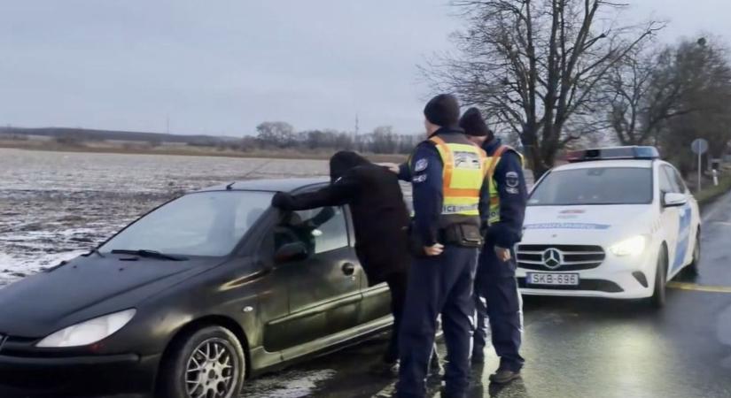 Letartóztatták a 27 éves sofőrt, aki az eltiltása alatt jogosítvány nélkül vezetett