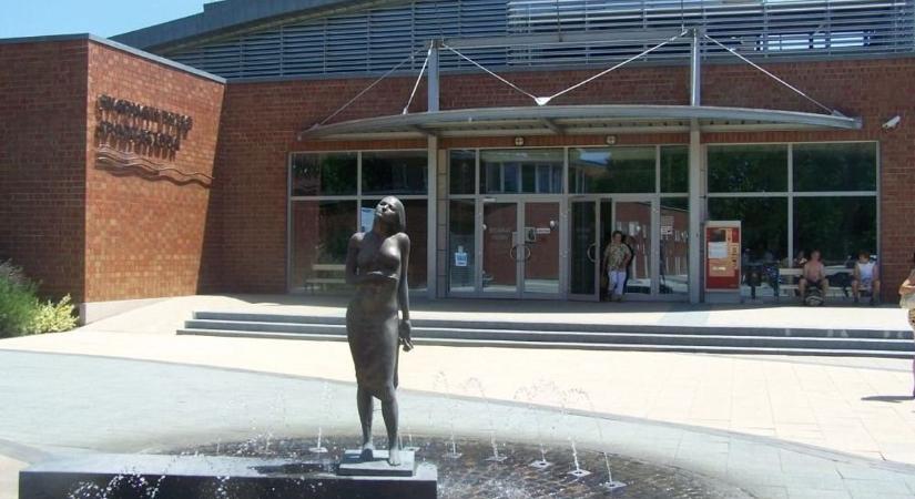 Meglepő számok: ennyit vihet el az áram a Hód-Fürdő kasszájából