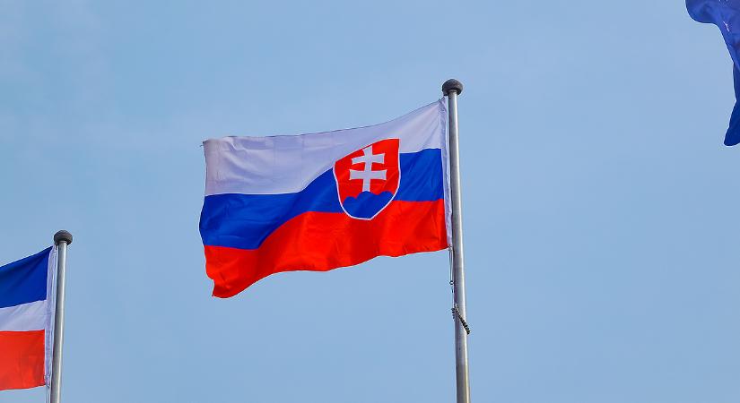 Komor hangulat a szomszédban: világháborútól tartanak a szlovákok