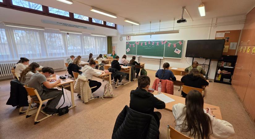 Kistérségi angol versenyt rendeztek a Szent József iskolában