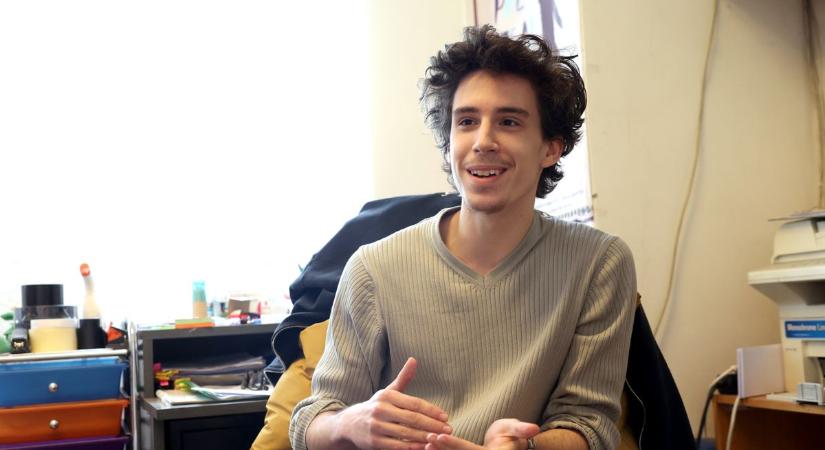 A tanodától a főszerepekig: a fiatal kaposvári színész a szívét is kiteszi a színpadra