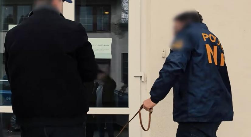 Elfogtak egy pedofilt, aki tizenkét éves kislányoktól csalt ki pornográf felvételeket a Snapchaten