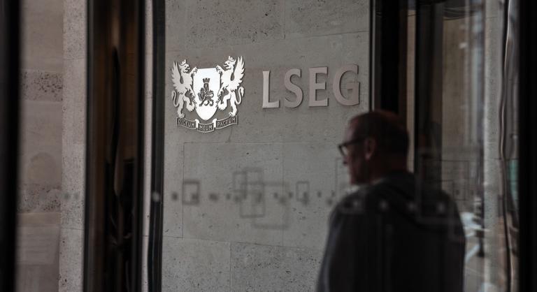 Az AI újraírja a felvásárlási térképet – 4600 milliárd dollár mozdult meg egy év alatt