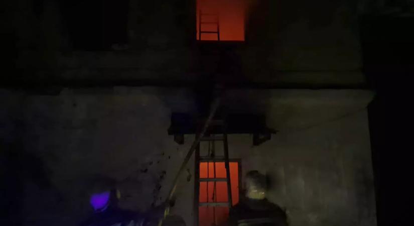 Kigyulladt egy lakóház Tiszaújlakon