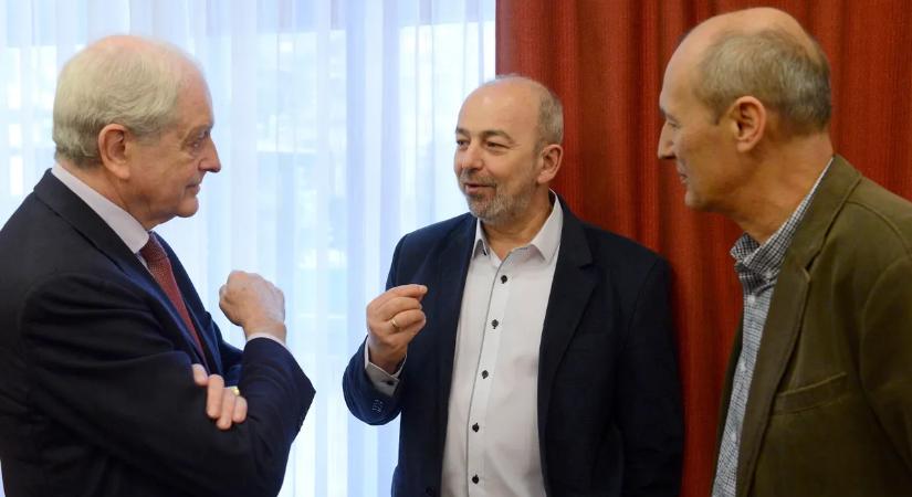 Megint a rezsicsökkentést támadja a Tisza-közeli tanácsadó, aki korábban Márki-Zayt és Karácsonyt segítette