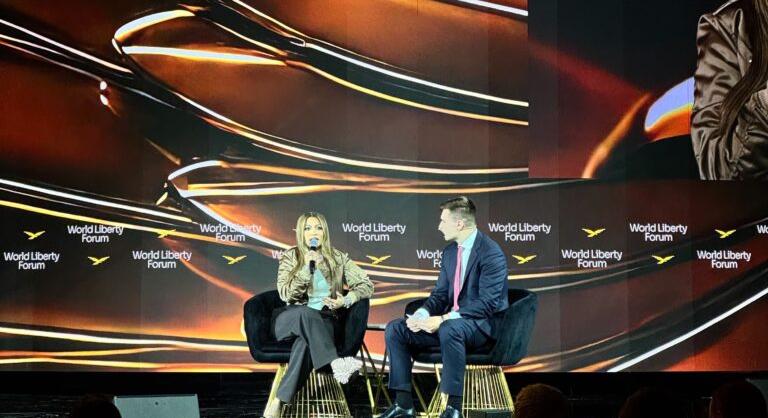 Szép kis elit gyűlt össze kriptóról szakmázni Trump klubjában