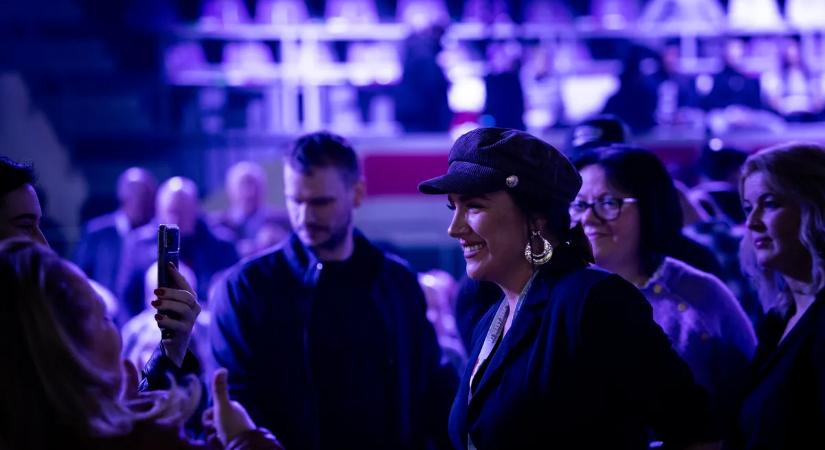 Nem hiszed el, ki tűnt fel a tömegben a Háborúellenes Gyűlésen! - itt vannak az első fotók