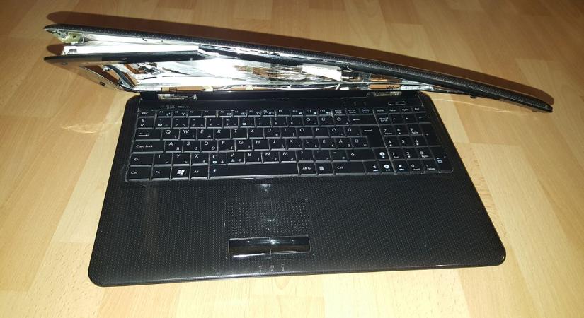 Összetörte az iskolai laptopot – sikkasztás lett belőle Szabolcsban