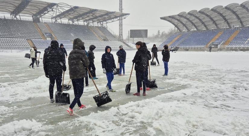 Nagy a baj? Hólapátolásra hívják a szurkolókat a zalaegerszegi stadionba!