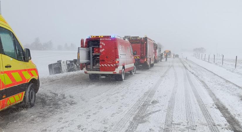 Harminc centi hó hullott Nyugat-Magyarországon