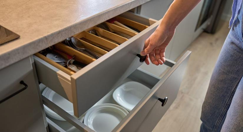 Nagy a baj: sokaknál ott lehet a konyhában – termékvisszahívást adtak ki erre az evőeszközre