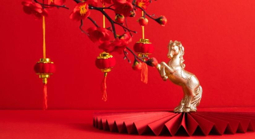 A Tűz Ló éve próbára tesz, csak az marad talpon, aki figyel