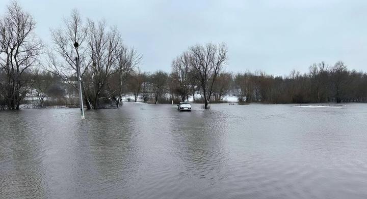 Ukrajna hét régiójában sárga és narancssárga riasztást adtak ki a vízszintemelkedés miatt