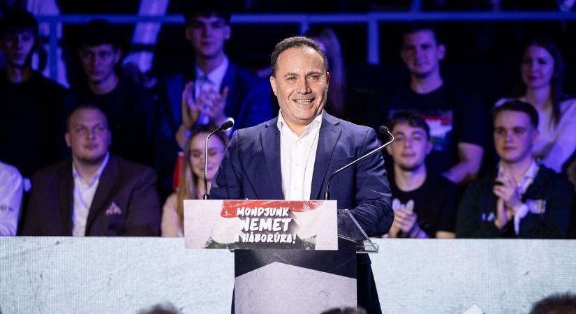 „Egy hős, ha kell, meghal a hazájáért, de sokkal inkább érte él” - Takács Árpád a békéscsabai Háborúellenes Gyűlésen