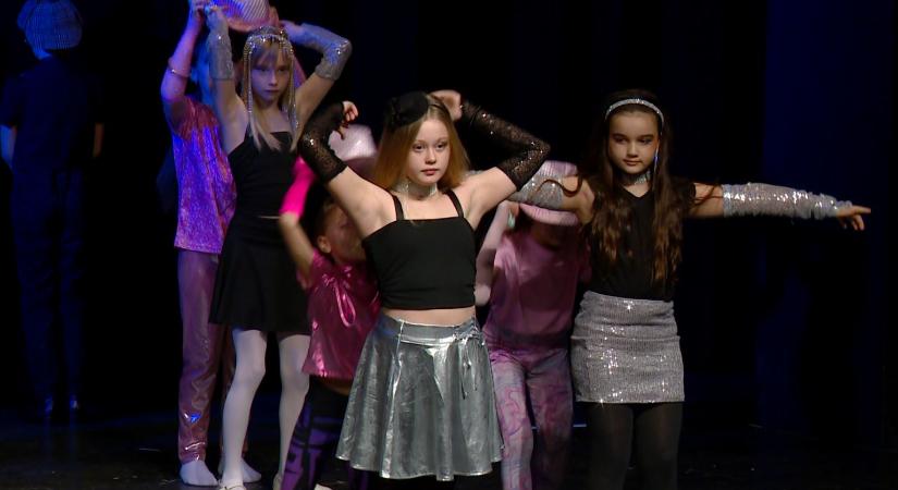 A láthatatlan ember és Bagaméri is ott volt a városi gyermekfarsangon – galériával