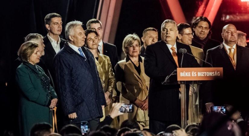 A Fidesz az első, a Tisza a második!