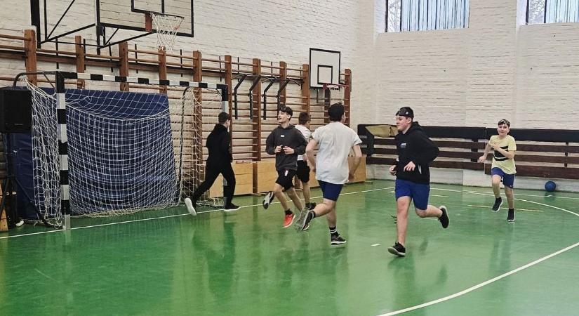 Különleges edzés részesei lehettek a gyönki iskola tanulói (képgalériával)