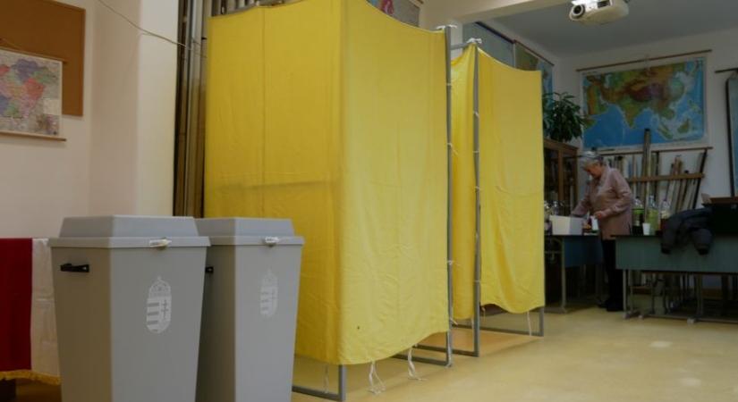 Mindkét nagy párt pikk-pakk összeszedte az induláshoz szükséges aláírásokat