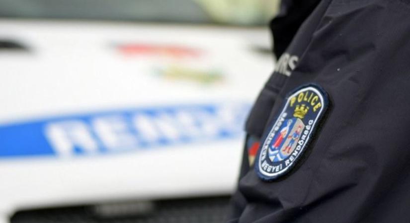 Boldog új évet kívánt, majd kirabolta idős áldozatát