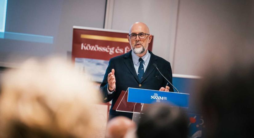 Kelemen Hunor az anyanyelv napján: „az otthon hangja”