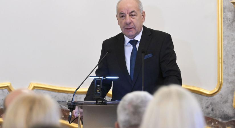 A köztársasági elnök a pápával találkozik