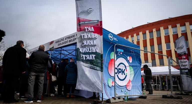 Szólt a mocskos sz**házizás a DPK békéscsabai gyűlésén