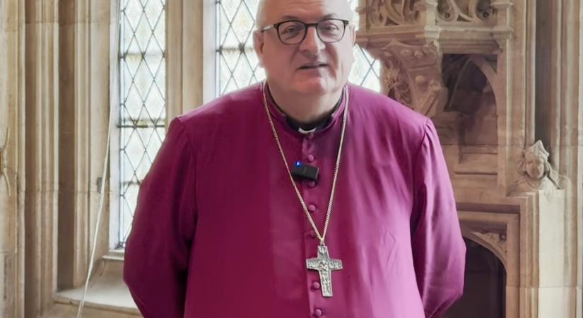 Szexuális zaklatás gyanúja miatt őrizetbe vették a lincolni püspököt