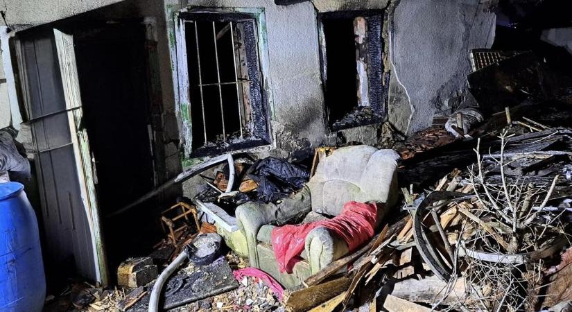 TRAGÉDIA: Lángra kapott egy ház, bennégett egy ember