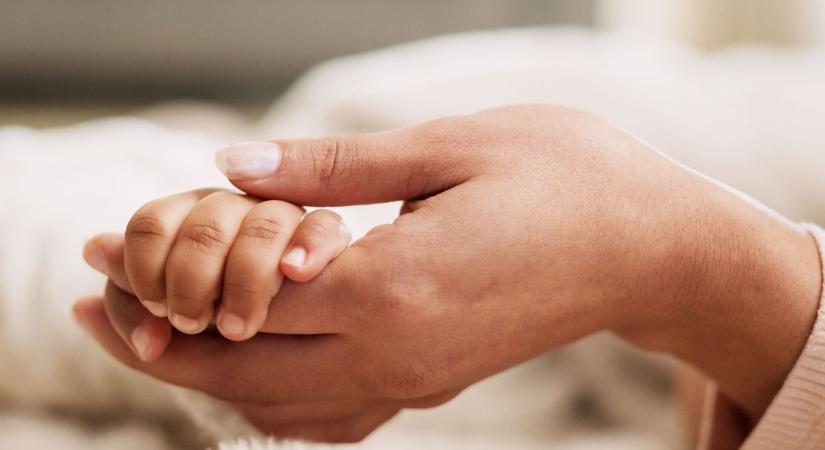 Fontos figyelmeztetés a szülőknek: három újabb tápszert vontak ki a forgalomból