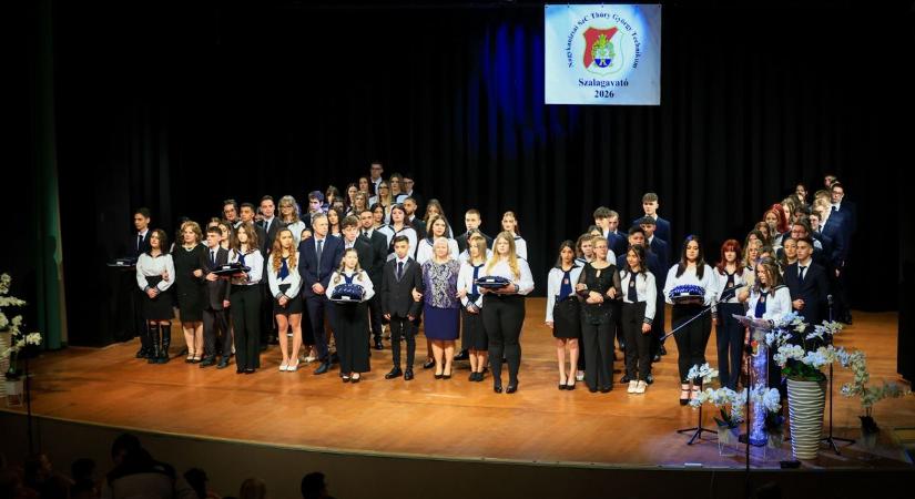 A pillanatok, amelyek megismételhetetlenek – a zalai technikum szalagavatója képekben! (galéria, videó)