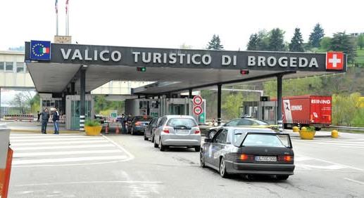 150 ezer eurót vitt az ülés alatt egy ukrán nő