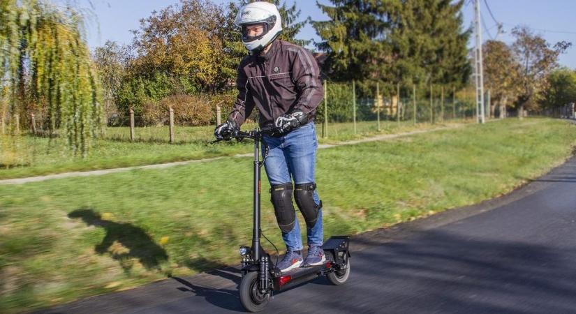 Új KRESZ: nem tiszta, hogyan tartatnák be a szabályokat a rolleresekkel