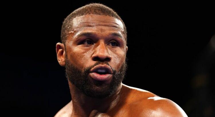 BREAKING: Floyd Mayweather visszatér a profibokszhoz!