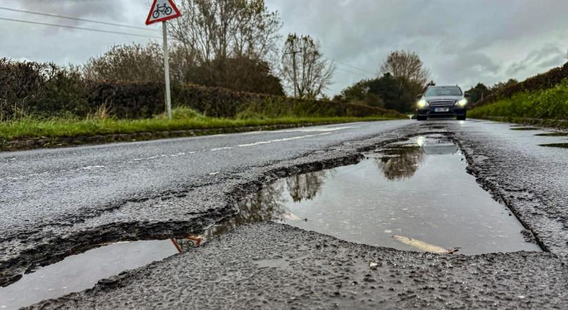 A tél utolsó rohama után talán végre megkezdődhet a közúti kátyúk kijavítása