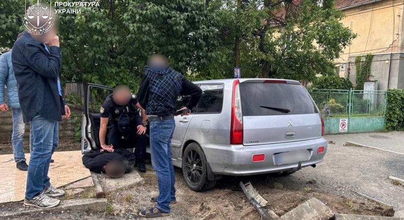 Drog hatása alatt lopott autót egy férfi Ungváron