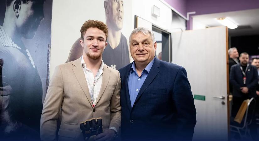 „Jó, hogy velünk vagy!” - Közös fotóval üzent Lukács Nikolásznak Orbán Viktor