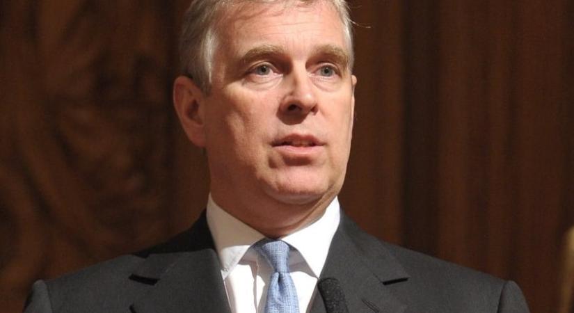 András herceg továbbra is a trónöröklési sorban van: a brit kormánynak gyorsan kell lépnie, hogy elkerülje a királyi családot fenyegető katasztrófát