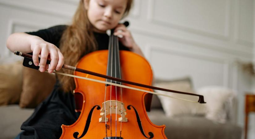 Ennyit számít a zenetanulás a diákok kézügyességének fejlődésében