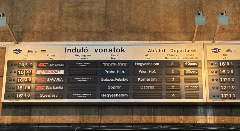 Felsővezetékszakadás lassítja a forgalmat Budapest és Győr között