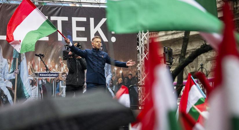 Magyar Péter: A Tisza Párt elsőként mind a 106 helyen leadta a szükséges számú ajánlást