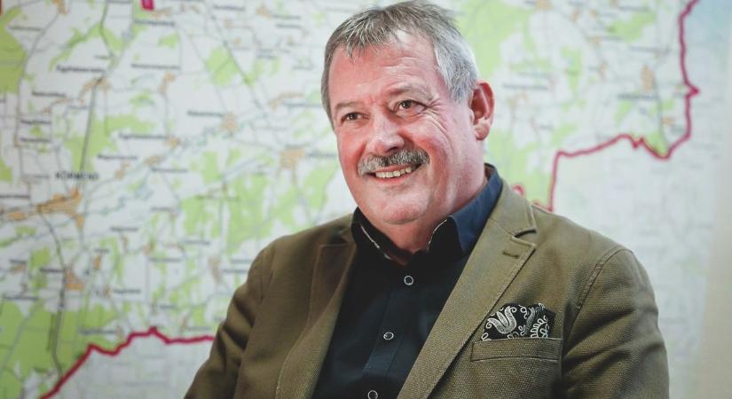 Dél-Vasban V. Németh Zsolt elsőként adta le az ajánlóíveket