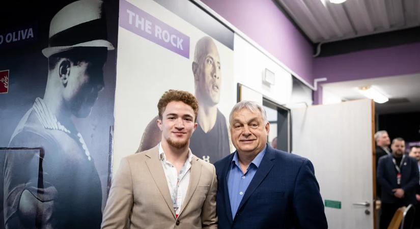 "Róka az árral szemben is megharcol az igazáért" - Orbán Viktor közös fotót posztolt az MMA harcossal