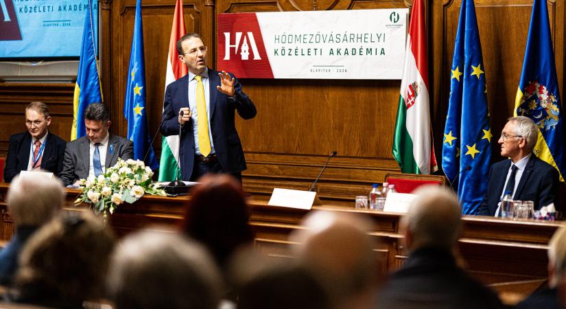 Orbán Krisztián: Magyarország megrekedt, de „a sötétség erőinek hatalma gyengül”