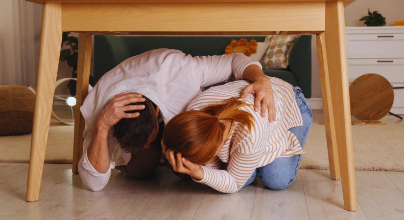 Pánik helyett felkészültség: életmentő tanácsok földrengés idejére