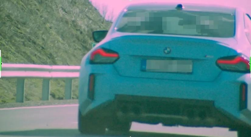 Ilyen színű autóval csak száguldozni lehet?